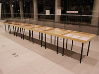 奈良県立図書情報館　展示会　展示台　木製台