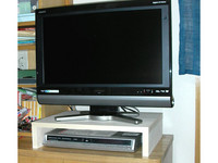 薄型のテレビ台