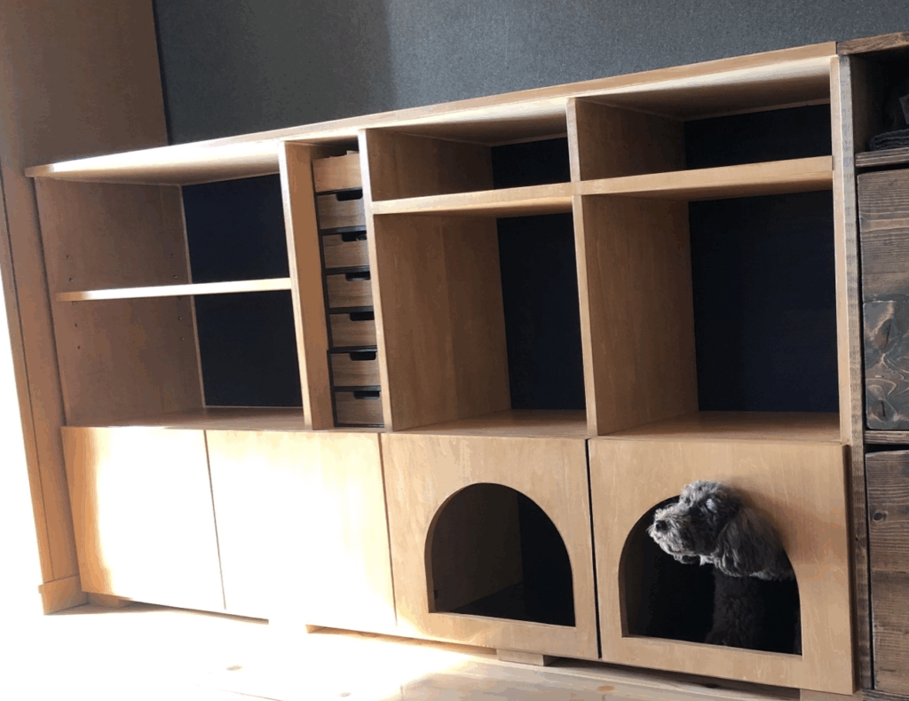 収納付きのドックハウス - ドッグハウス付キャビネット 1024x790