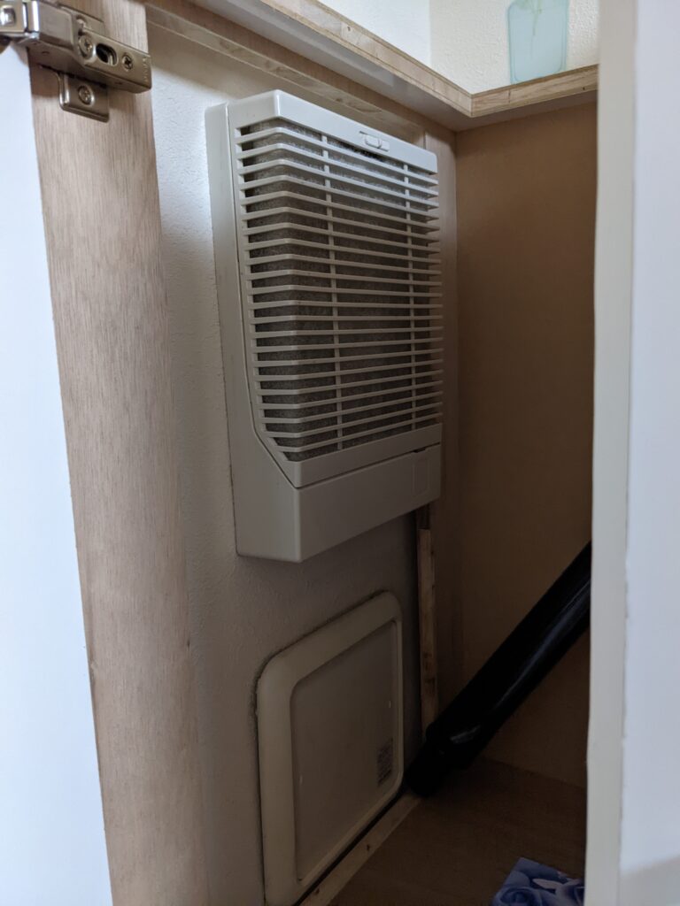 換気口をみごとに隠した収納 - PXL 20220225 123823142.MP 768x1024