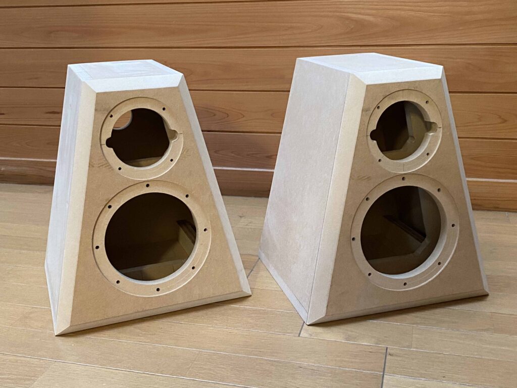 角錐型スピーカーボックス – ストーリオ